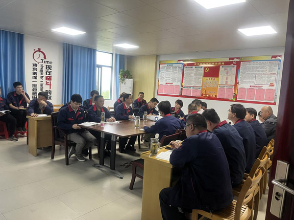 王伍升到建材研究室、建材公司調研